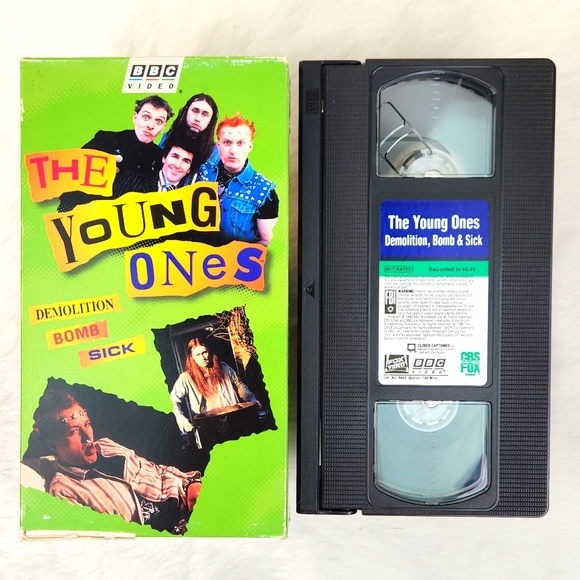 The Young Ones 2 VHS set, 6 Episodes - Picture 14 of 17